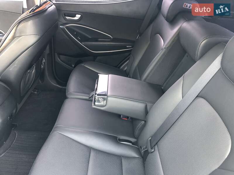 Позашляховик / Кросовер Hyundai Santa FE 2016 в Києві