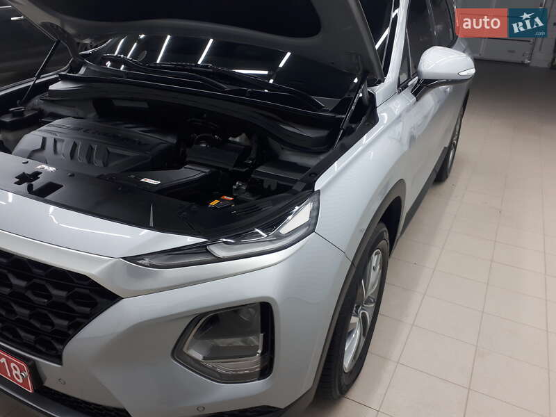 Внедорожник / Кроссовер Hyundai Santa FE 2018 в Ивано-Франковске