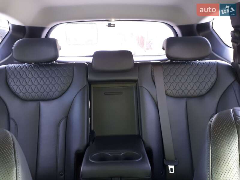 Внедорожник / Кроссовер Hyundai Santa FE 2018 в Ивано-Франковске