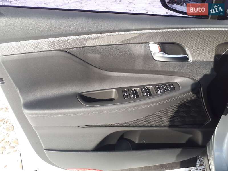 Внедорожник / Кроссовер Hyundai Santa FE 2018 в Ивано-Франковске