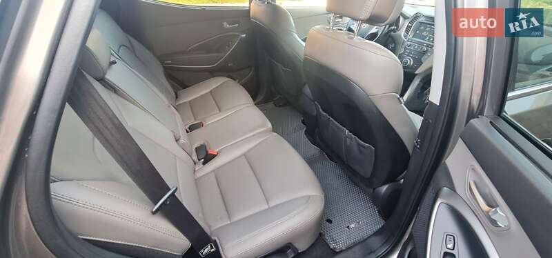 Позашляховик / Кросовер Hyundai Santa FE 2017 в Луцьку