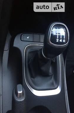 Внедорожник / Кроссовер Hyundai Santa FE 2015 в Сумах