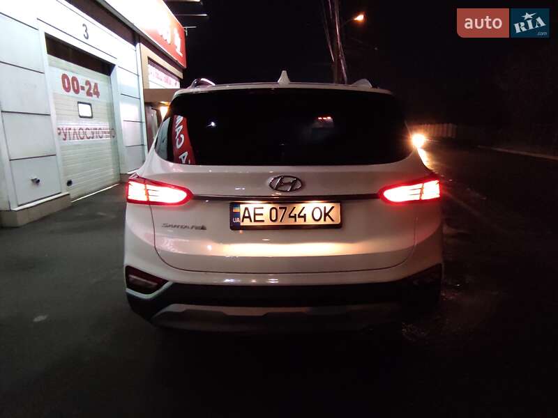 Позашляховик / Кросовер Hyundai Santa FE 2019 в Синельниковому
