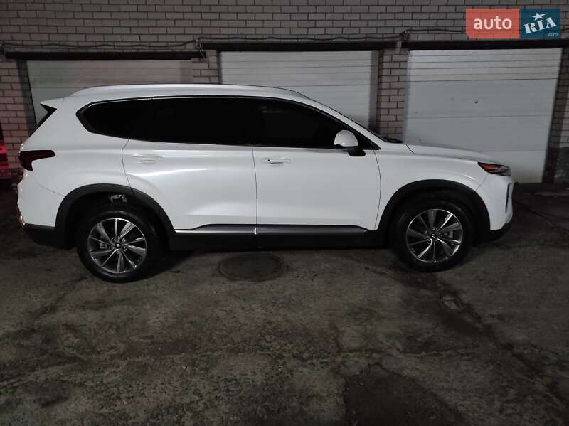 Позашляховик / Кросовер Hyundai Santa FE 2019 в Синельниковому