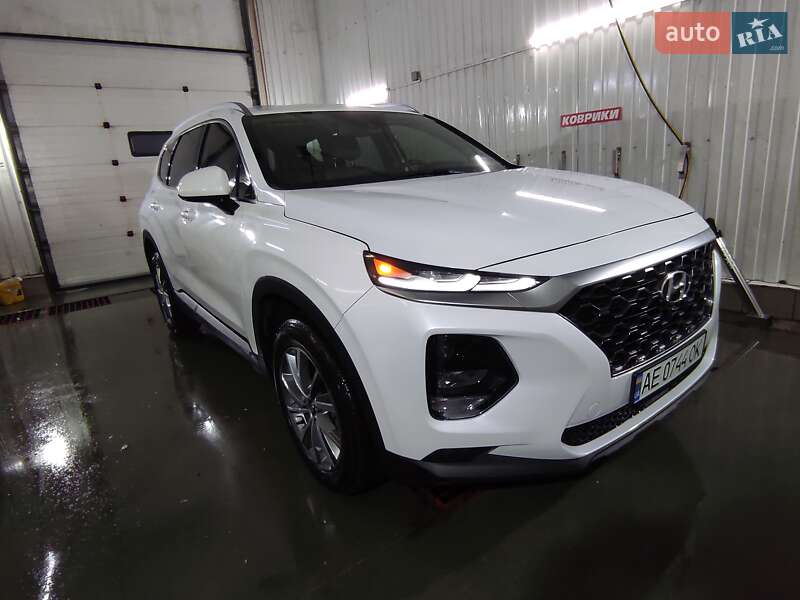 Позашляховик / Кросовер Hyundai Santa FE 2019 в Синельниковому