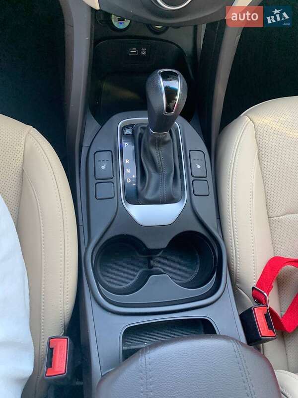 Позашляховик / Кросовер Hyundai Santa FE 2016 в Одесі