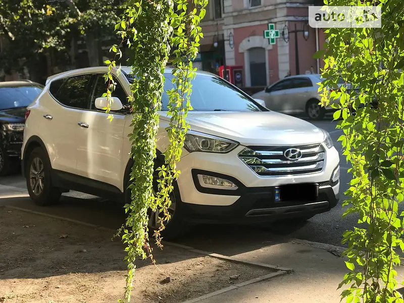 Внедорожник / Кроссовер Hyundai Santa FE 2015 в 