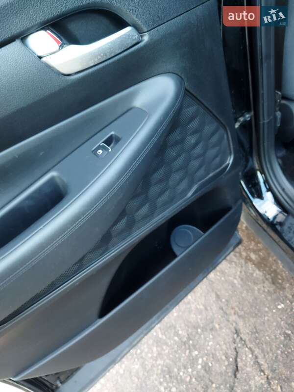 Внедорожник / Кроссовер Hyundai Santa FE 2018 в Великой Александровке