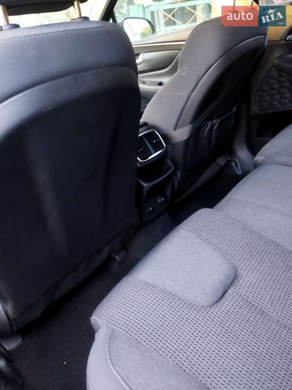 Внедорожник / Кроссовер Hyundai Santa FE 2018 в Великой Александровке