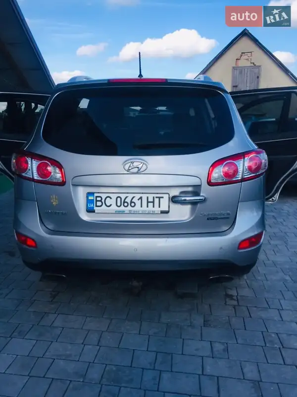 Внедорожник / Кроссовер Hyundai Santa FE 2011 в 