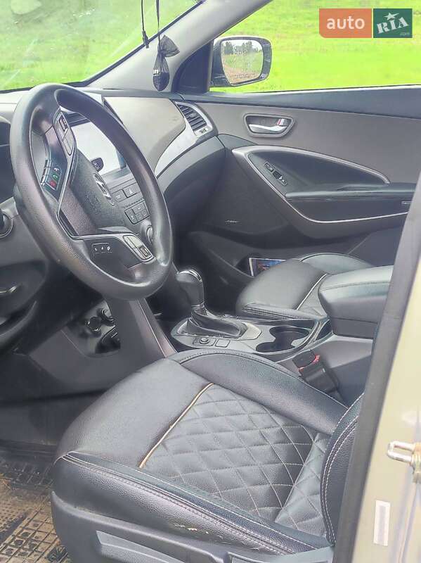 Позашляховик / Кросовер Hyundai Santa FE 2015 в Кривому Розі