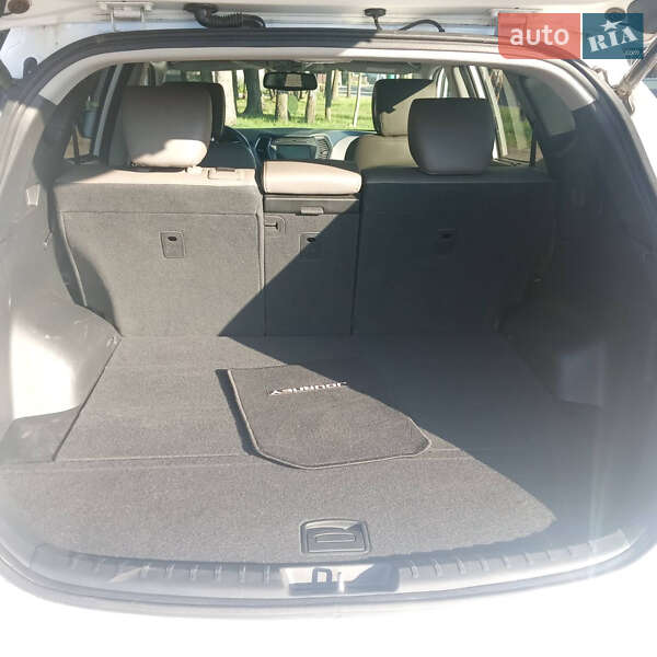 Позашляховик / Кросовер Hyundai Santa FE 2016 в Мені