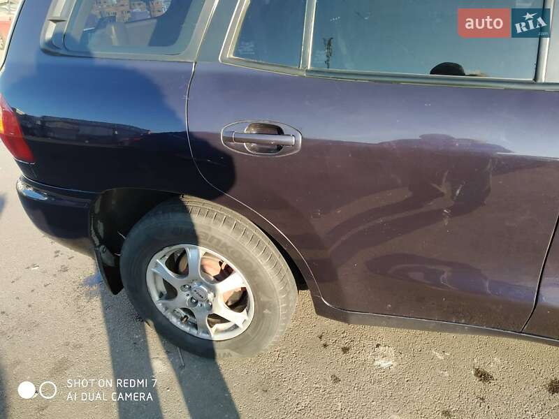 Внедорожник / Кроссовер Hyundai Santa FE 2004 в Киеве