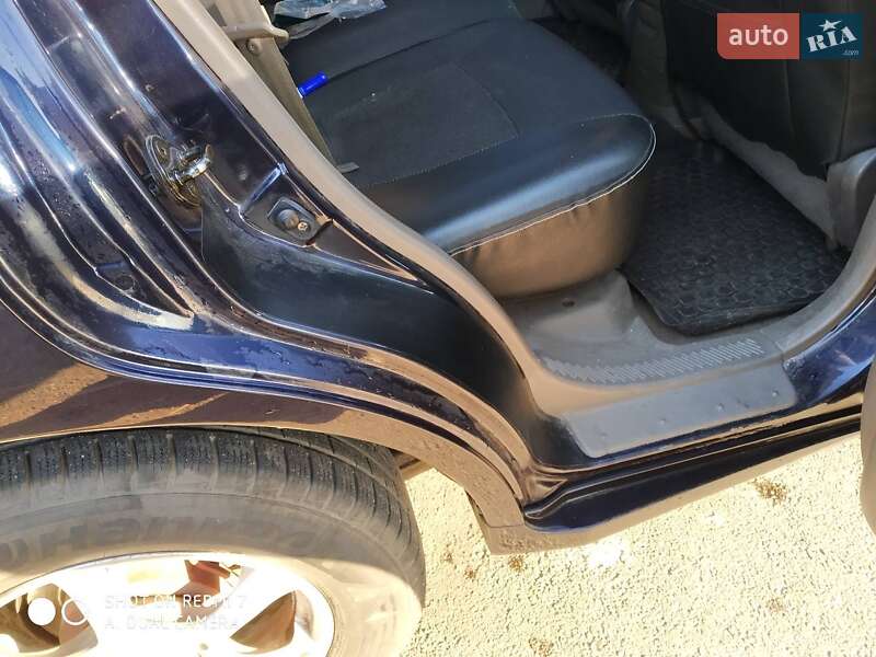 Внедорожник / Кроссовер Hyundai Santa FE 2004 в Киеве