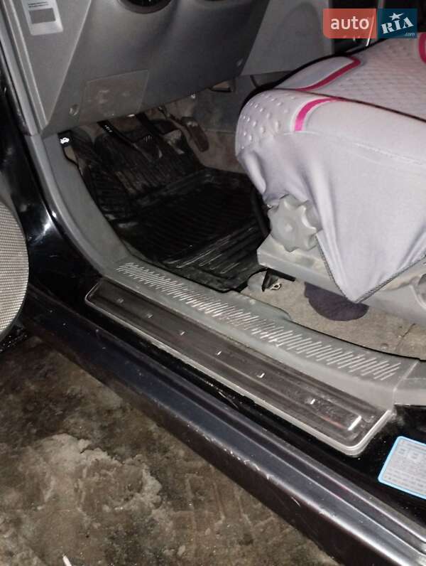 Позашляховик / Кросовер Hyundai Santa FE 2005 в Львові фото 10 Позашляховик / Кросовер Hyundai Santa FE 2005 в Львові