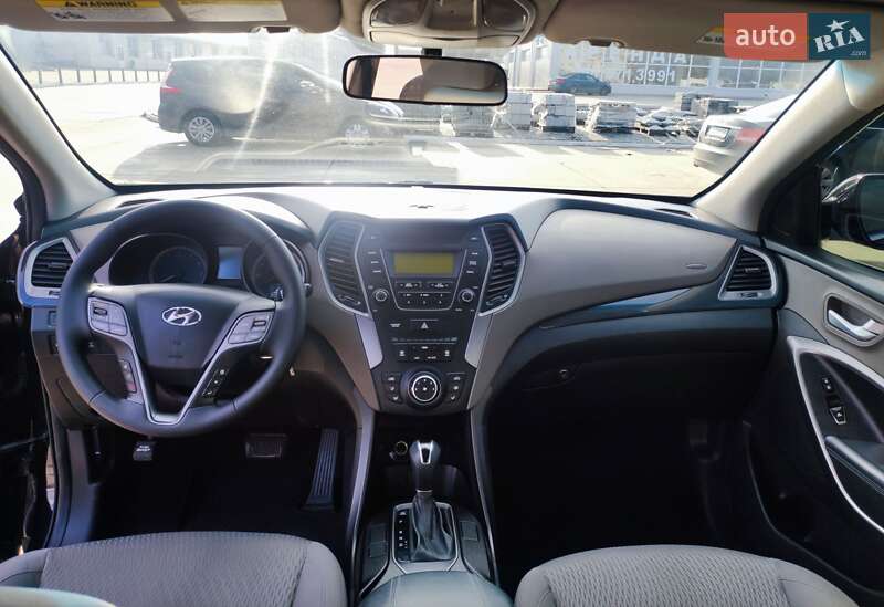 Внедорожник / Кроссовер Hyundai Santa FE 2015 в Первомайске