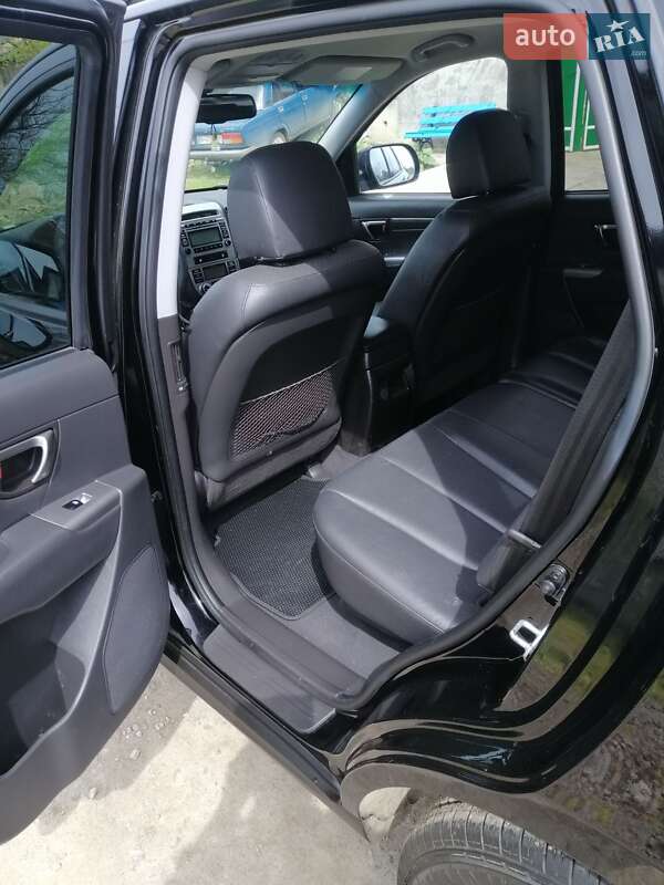 Позашляховик / Кросовер Hyundai Santa FE 2011 в Сараті