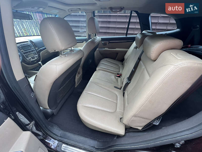 Внедорожник / Кроссовер Hyundai Santa FE 2010 в Барышевке