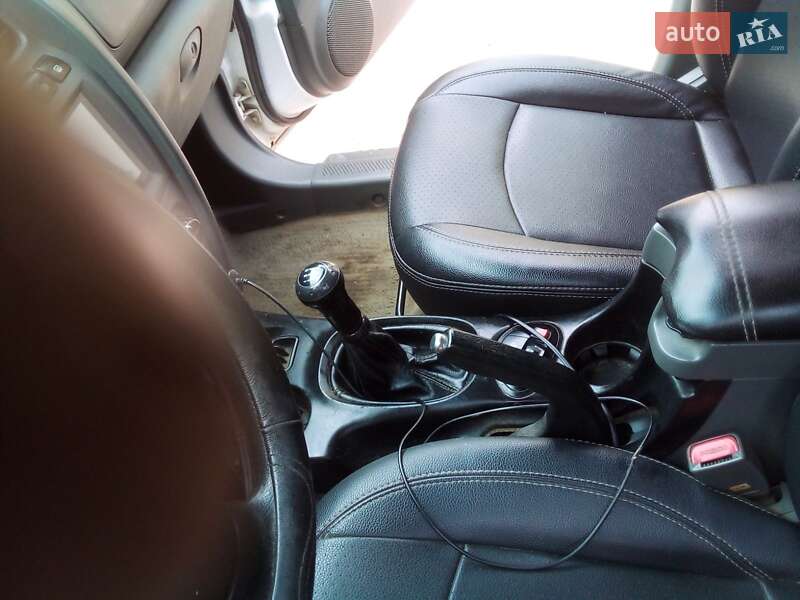 Внедорожник / Кроссовер Hyundai Santa FE 2006 в Тернополе фото 6 Внедорожник / Кроссовер Hyundai Santa FE 2006 в Тернополе