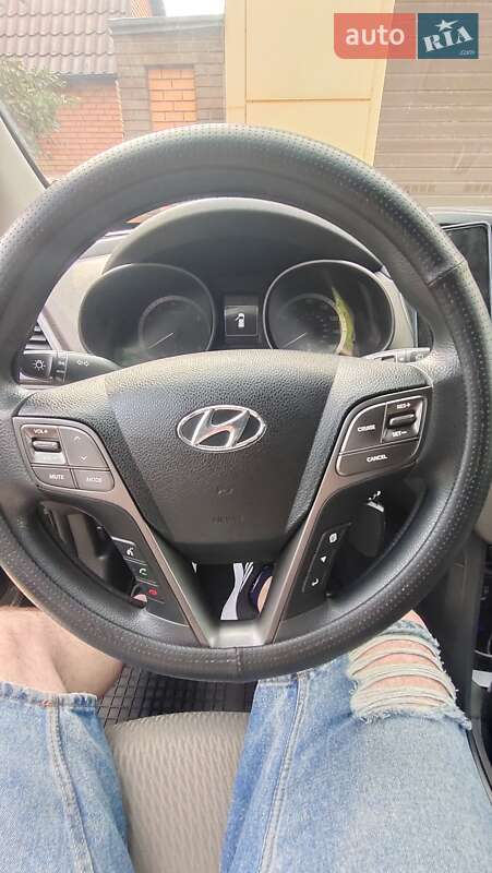 Позашляховик / Кросовер Hyundai Santa FE 2016 в Кривому Розі