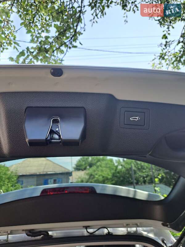 Позашляховик / Кросовер Hyundai Santa FE 2017 в Чорнобаї