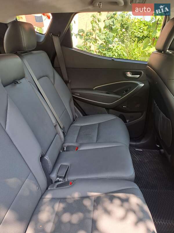 Позашляховик / Кросовер Hyundai Santa FE 2017 в Чорнобаї