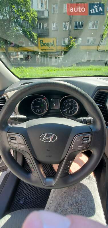 Внедорожник / Кроссовер Hyundai Santa FE 2016 в Ивано-Франковске