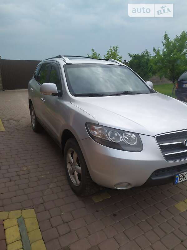 Позашляховик / Кросовер Hyundai Santa FE 2008 в Вараші