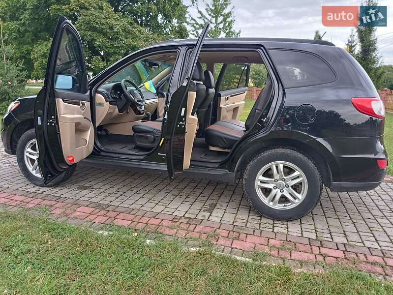 Позашляховик / Кросовер Hyundai Santa FE 2012 в Дубні
