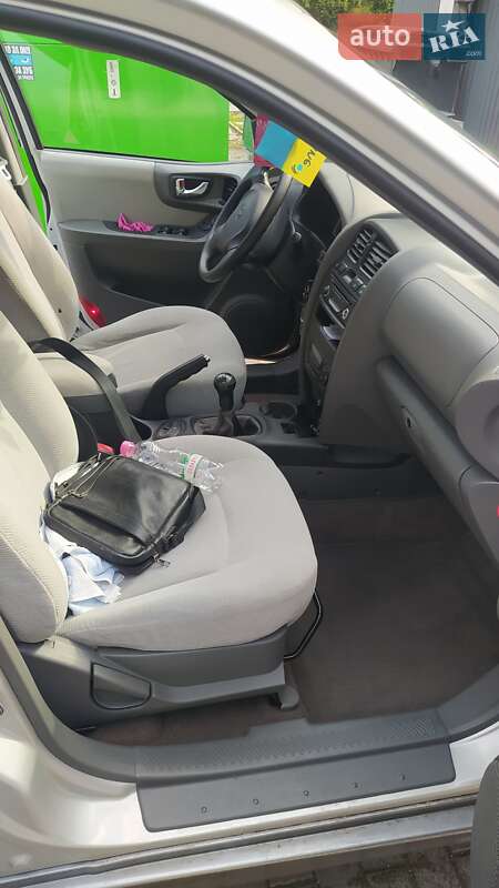 Внедорожник / Кроссовер Hyundai Santa FE 2004 в Тернополе