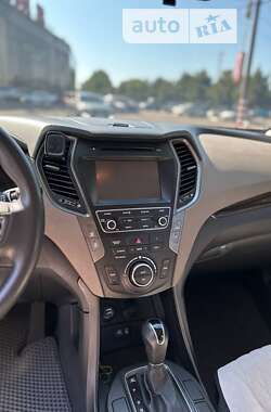 Позашляховик / Кросовер Hyundai Santa FE 2016 в 