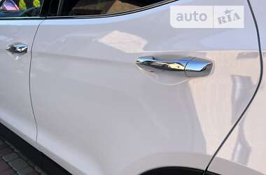 Внедорожник / Кроссовер Hyundai Santa FE 2013 в 