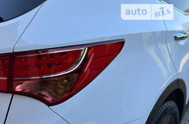 Внедорожник / Кроссовер Hyundai Santa FE 2013 в 