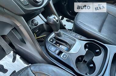 Внедорожник / Кроссовер Hyundai Santa FE 2013 в 