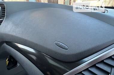 Внедорожник / Кроссовер Hyundai Santa FE 2013 в 
