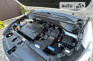 Внедорожник / Кроссовер Hyundai Santa FE 2013 в 