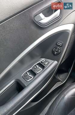 Внедорожник / Кроссовер Hyundai Santa FE 2013 в 