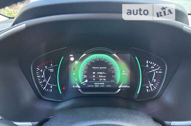 Позашляховик / Кросовер Hyundai Santa FE 2019 в Чернівцях