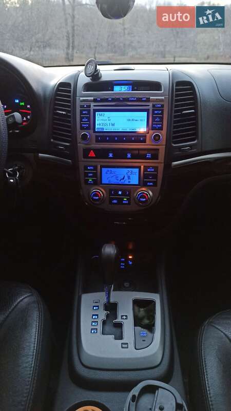Внедорожник / Кроссовер Hyundai Santa FE 2010 в Каменском