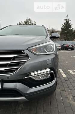 Внедорожник / Кроссовер Hyundai Santa FE 2017 в Киеве