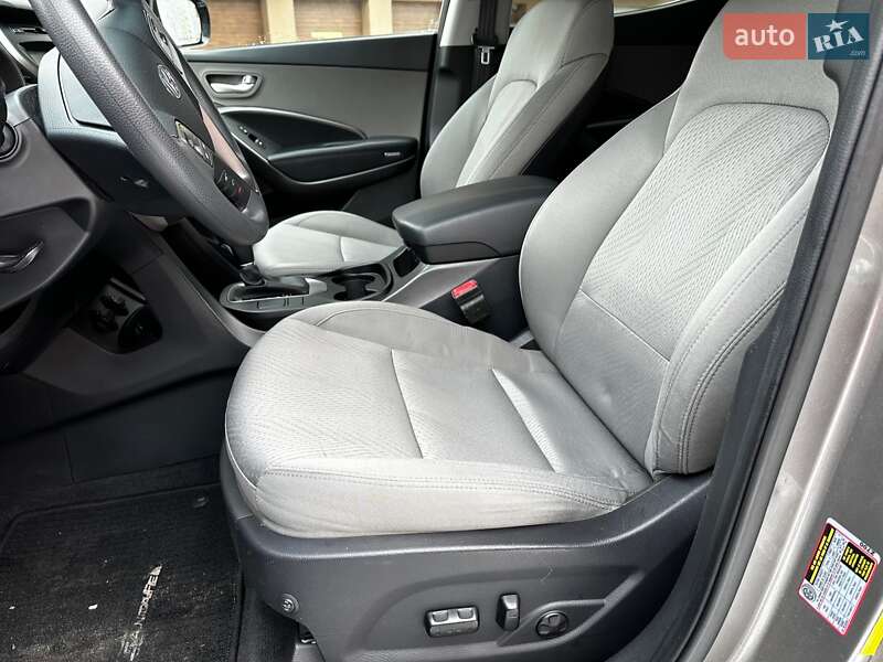 Позашляховик / Кросовер Hyundai Santa FE 2016 в Черкасах