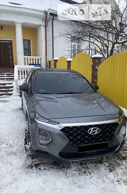 Внедорожник / Кроссовер Hyundai Santa FE 2018 в Дрогобыче