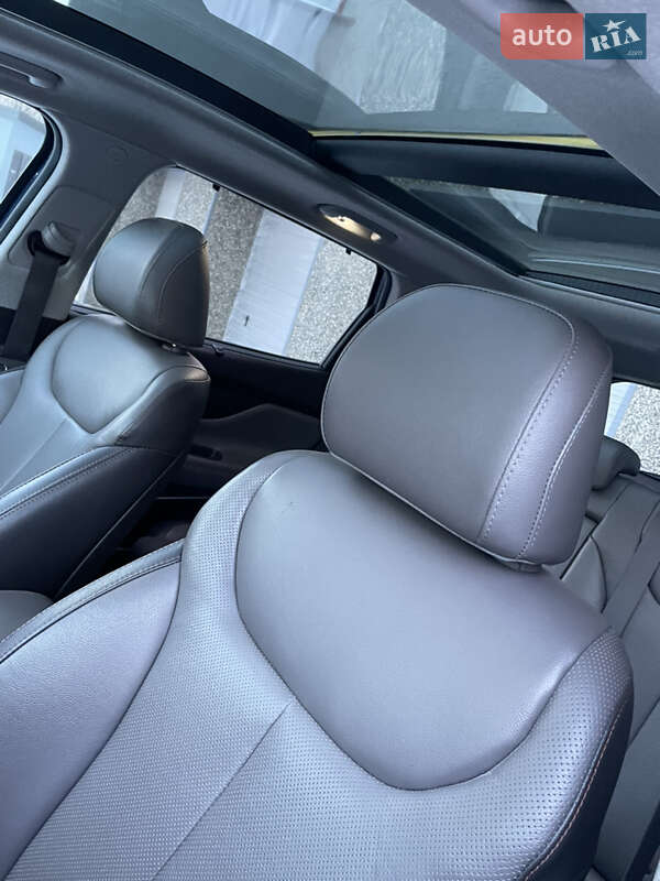 Позашляховик / Кросовер Hyundai Santa FE 2020 в Івано-Франківську