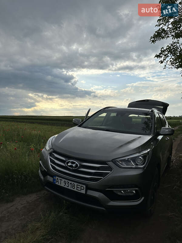 Позашляховик / Кросовер Hyundai Santa FE 2016 в Івано-Франківську