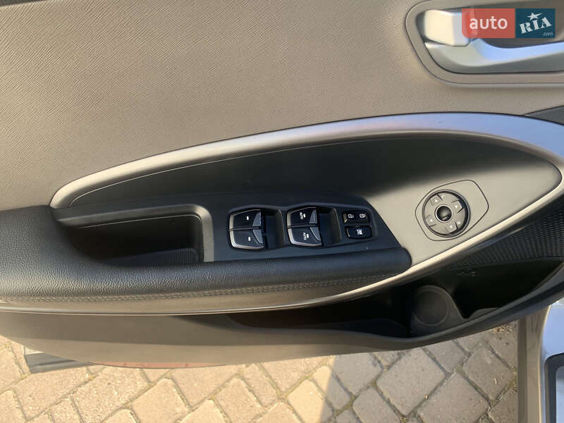 Позашляховик / Кросовер Hyundai Santa FE 2016 в Івано-Франківську