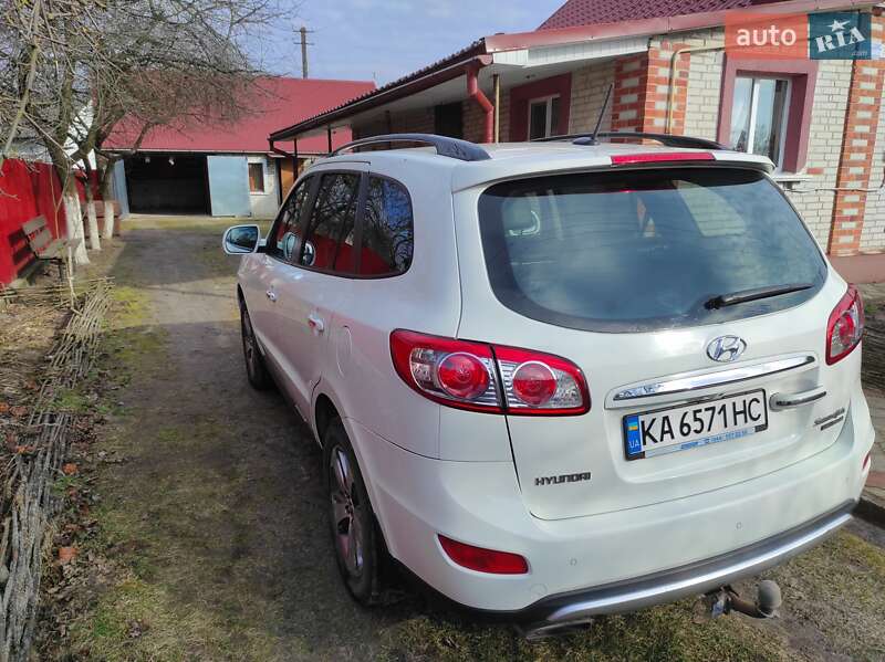 Позашляховик / Кросовер Hyundai Santa FE 2012 в Старій Вижівці