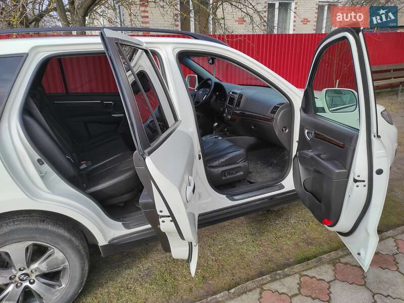 Позашляховик / Кросовер Hyundai Santa FE 2012 в Старій Вижівці