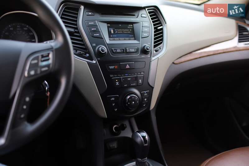 Позашляховик / Кросовер Hyundai Santa FE 2015 в Львові