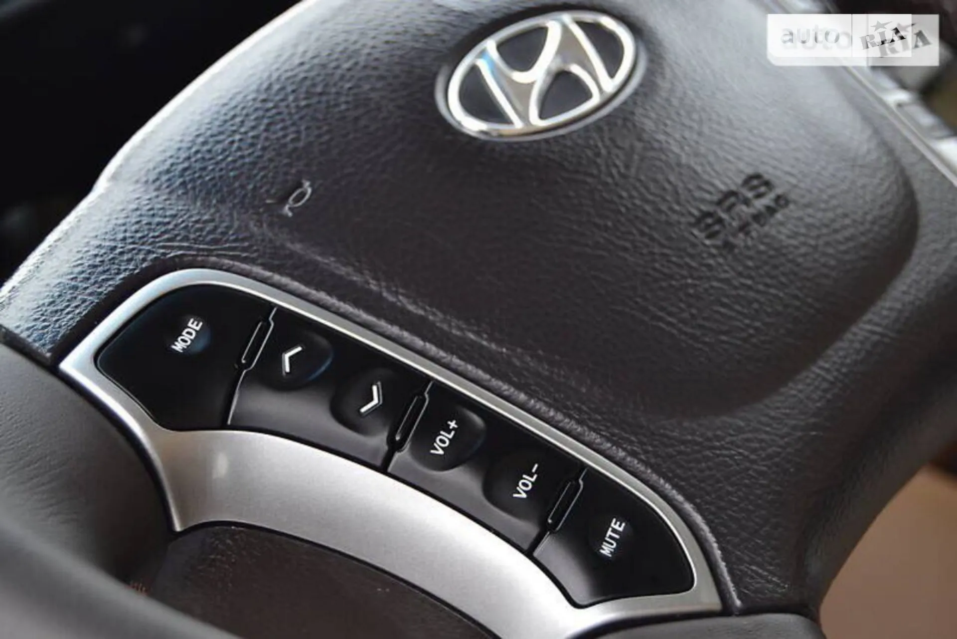 2010 Hyundai Santa Fe - мініатюра 37