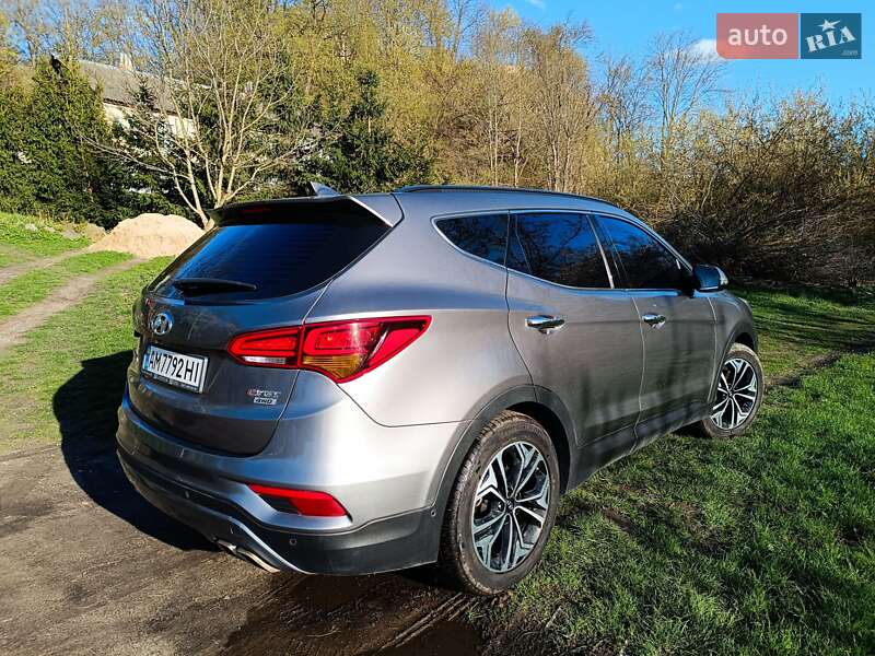 Внедорожник / Кроссовер Hyundai Santa FE 2016 в Житомире